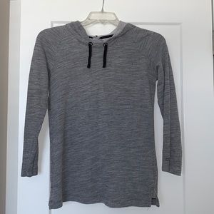 Light weight Columbia sweater